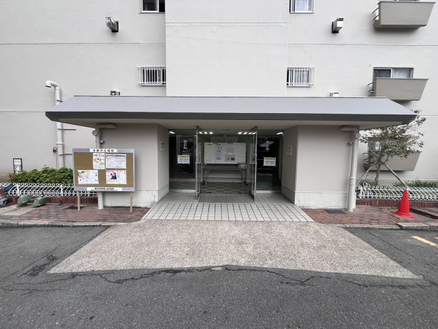 吉祥院ガーデンハイツA棟のエントランス|物件エントランス
■物件見学会・資金計画・住宅ローン相談会、随時開催中■
■即日案内可能です！※当日・翌日のご案内はお電話でのお問合せがスムーズです！