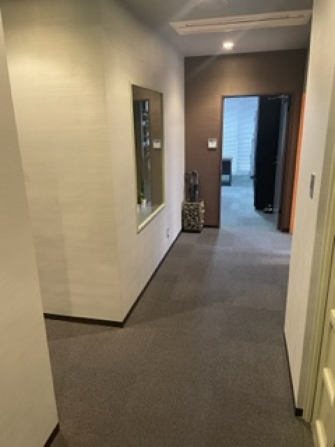 星ビルの内装|明るい室内です