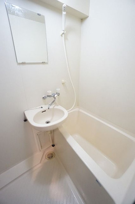 【浴室】 | ピュアドーム大濠アクレーム | 別号室の写真になります。現況優先。