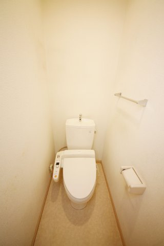 セジュール養父のトイレ