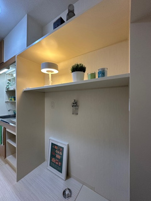 【玄関】 | T・メゾン | 玄関横には棚が付いています☆インテリアを飾って楽しむこともできますね♪