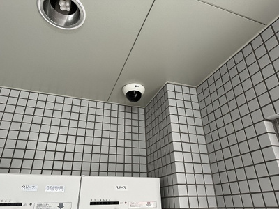 【その他共用部分】 | T・メゾン | 共用エントランスにある防犯カメラです！夜遅くに帰宅する時も、お出かけ時でも安心ですね♪