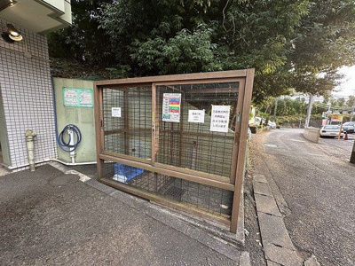 【その他共用部分】 | T・メゾン | 敷地内ごみ置き場でごみ出しもらくらく～♪忙しい社会人さんや学生さんにもうってつけ！