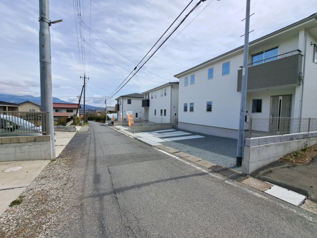 新築　北群馬郡吉岡町23期　1号棟の前面道路含む現地写真|現地写真　北側接道幅員約4.5ｍ