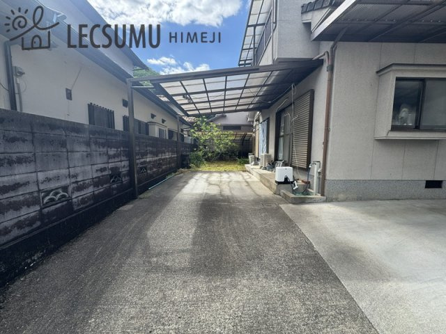 姫路市夢前町寺/中古戸建【収】の駐車場