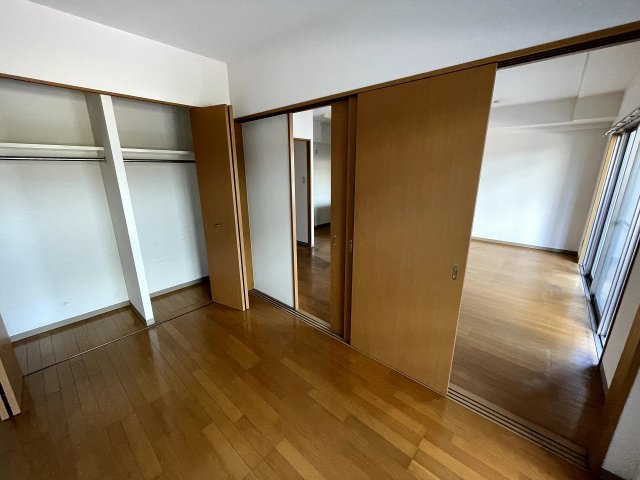 イーストウイングの居間・リビング