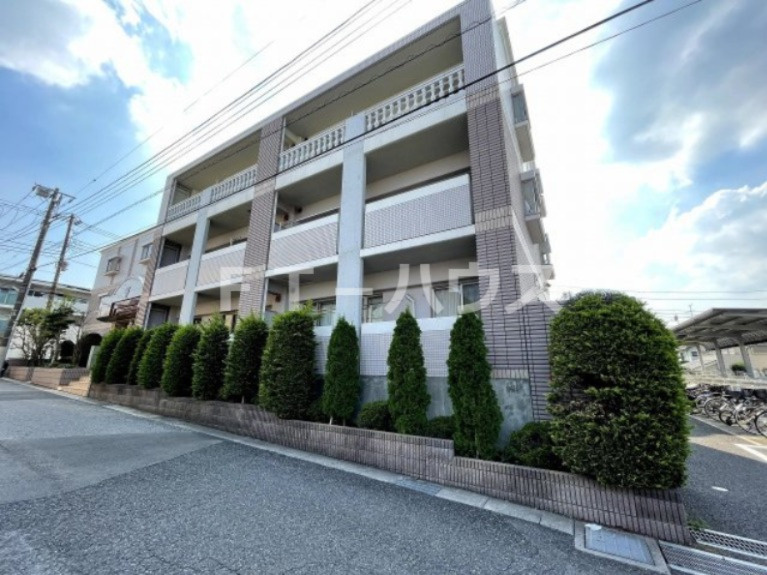 イーストウイングの外観