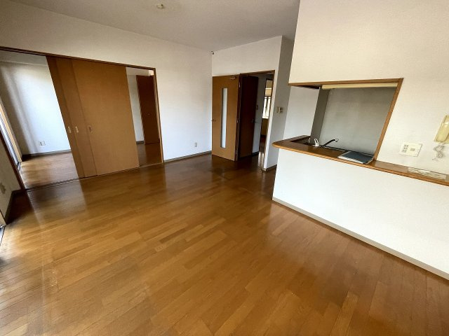 イーストウイングの居間・リビング