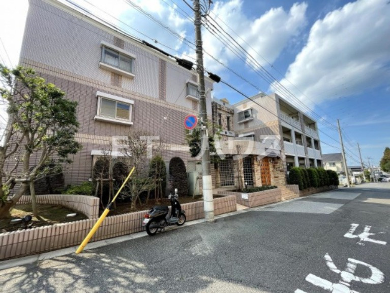 イーストウイングのその他