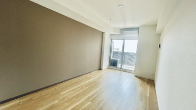 【洋室】 | ソルテラスNAMBAフロント