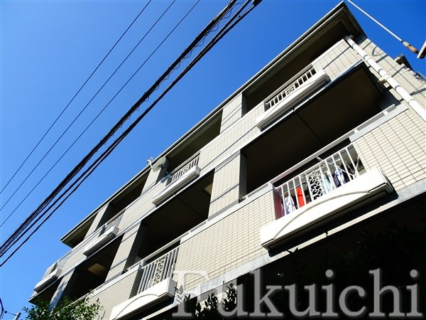 シュロス鷹番の外観