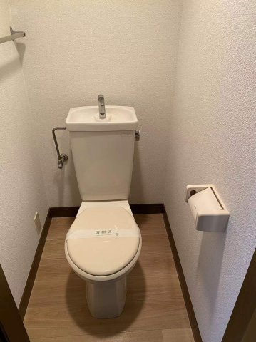 【トイレ】 | パンルネックスクリスタル博多Ⅱ | 別号室の写真になります。現況優先。