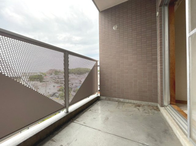 【バルコニー】 | イーストヴィレッジ宮の前