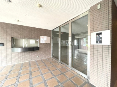 【エントランス】 | イーストヴィレッジ宮の前