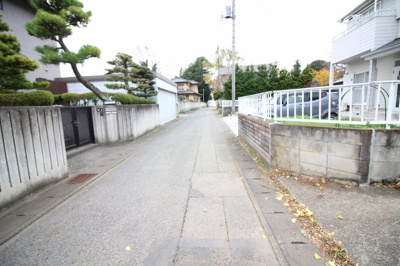 【前面道路含む現地写真】 | 太田市細谷町　中古戸建て