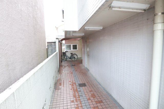 リバーストーン昭島のエントランス