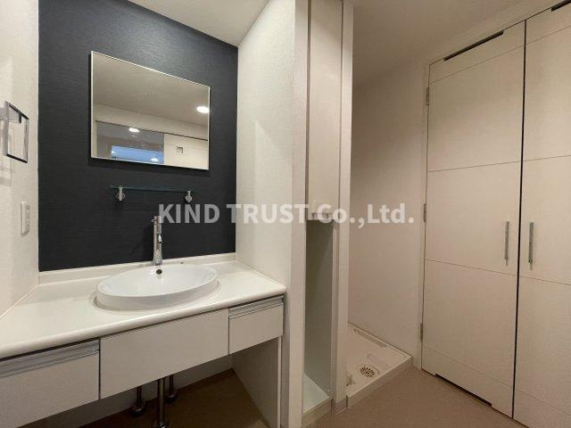 グレンパーク梅田北の洗面所|明るい洗面所です