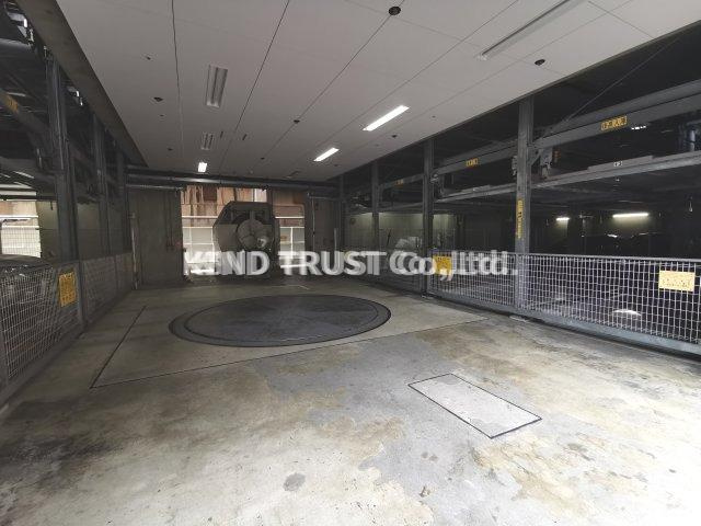 グレンパーク梅田北の駐車場|駐車場があるので、車を買う予定の方も安心です