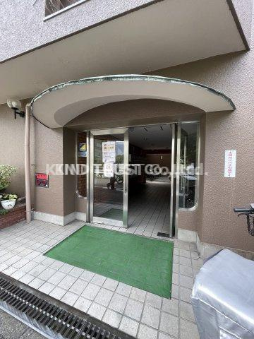 メゾン北梅田のエントランス|落ち着いたエントランスです