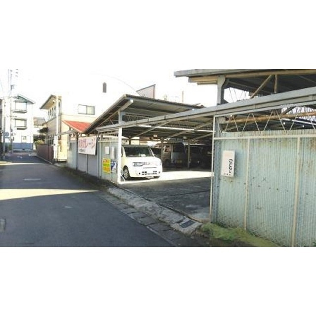 岐阜市加納奥平町１丁目の駐車場の外観
