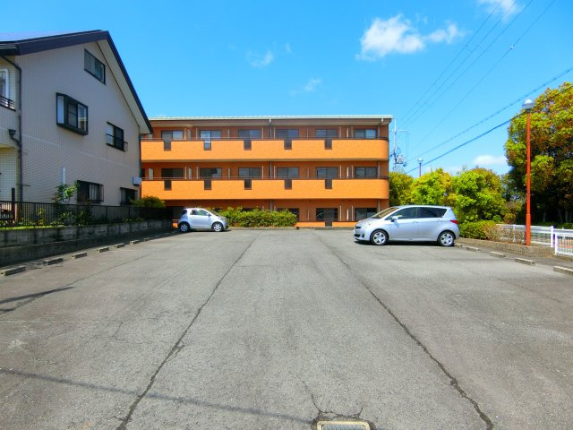 CASA DE TUZUYMADAIの駐車場