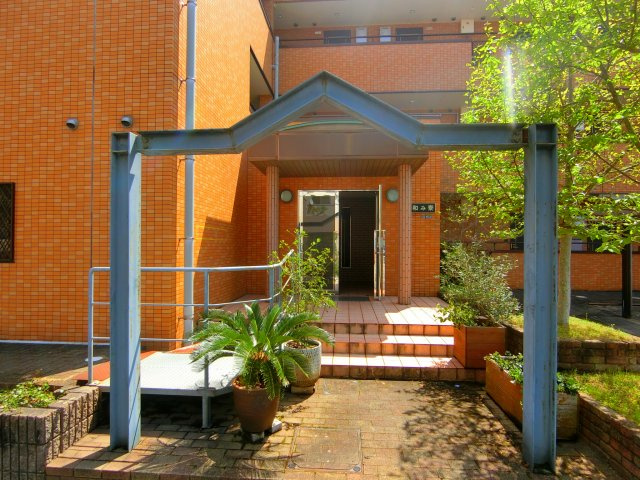 CASA DE TUZUYMADAIのエントランス