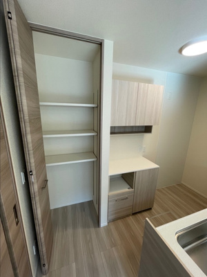 【収納】 | コンフォール西小鷹野Ⅲ | 別部屋写真です。