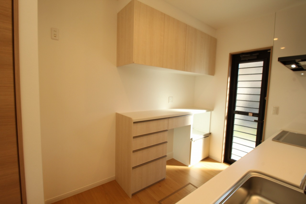 朝倉本町　新築戸建　中号地（全3区画）　の収納|大容量のカップボード