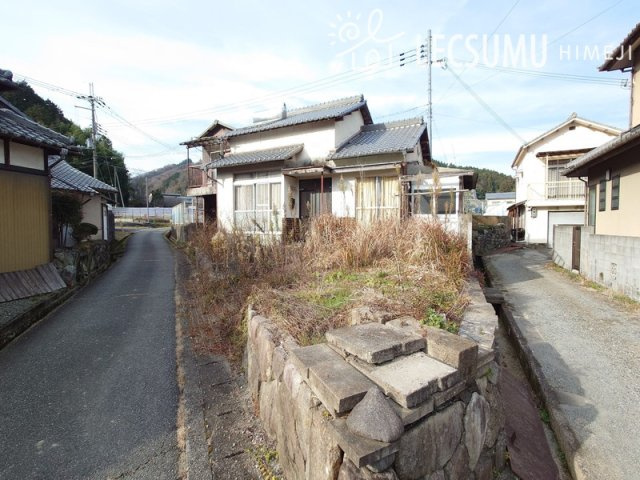 姫路市夢前町莇野／中古戸建の前面道路含む現地写真