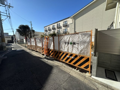 【前面道路含む現地写真】 | 花園巽南町　売土地（建築条件付） | 閑静な住宅地で、周辺は車通りも少なく安心です♪