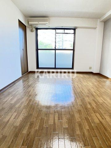 プラスワン都島の居間・リビング