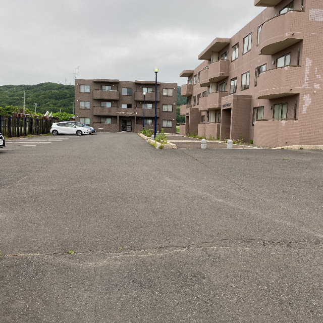 コーポシーラの駐車場