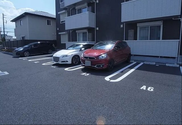 サニーハイツBの駐車場