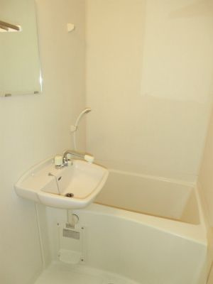 【浴室】 | リファレンス高宮 | 別号室の写真になります。現況優先。