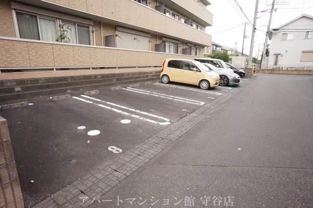 カメリアの駐車場