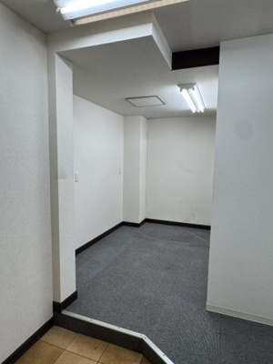 【玄関】 | 法友会館