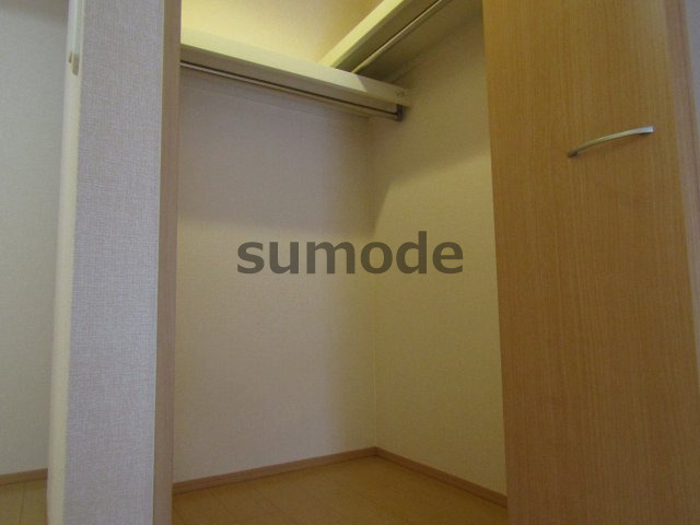 セレナ中条の収納