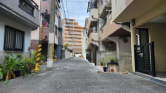 【前面道路含む現地写真】
