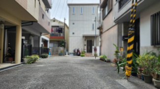 【前面道路含む現地写真】