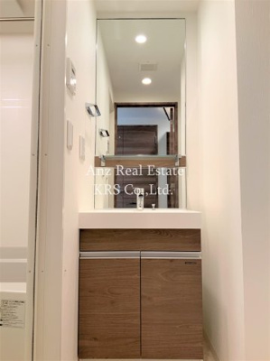 【洗面所】 | ミラージュパレス南堀江 | 大きな鏡の洗面化粧台♪洗面時にゆったりとした時間を演出♪