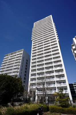 【外観】 | 【上質リフォーム】アーバンビュー渚ガーデンタワーヴィレッジ2番館 | 【耐震性】
耐震性の高さを判断するポイントは、
建築確認申請日が1981年6月1日以降の
新耐震基準に適合しているかどうか。
震度６程度の大地震でも
建物が崩壊しないレベルが基準になりました。