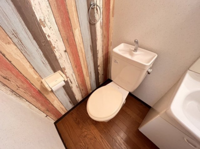 【トイレ】 | エバーグリーン新大阪 | 清潔感のあるトイレです