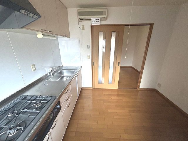 セレクションジュンのキッチン|コンパクトなキッチンで掃除もラクラク