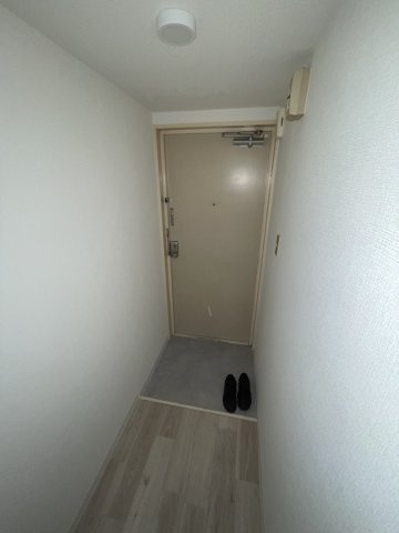 サンロイヤル諏訪の玄関
