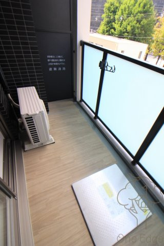 プレサンス西中島南方セレストのバルコニー