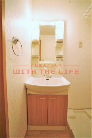 コートグレイス の独立洗面台|独立洗面台、小物を置くことができて便利です