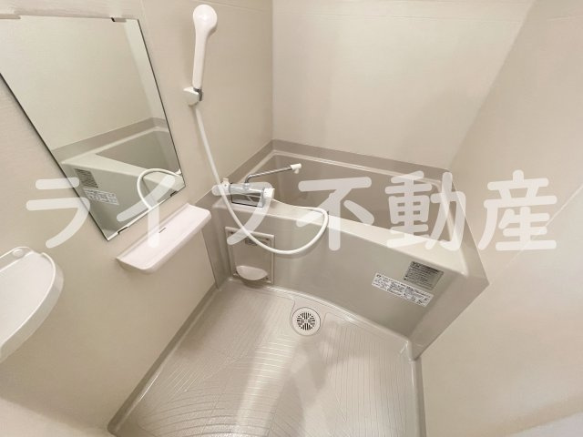 プレサンスNEO長堂アウローラの浴室|コンパクトで使いやすいお風呂です