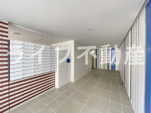 プレサンスNEO長堂アウローラのロビー|建物の内部です