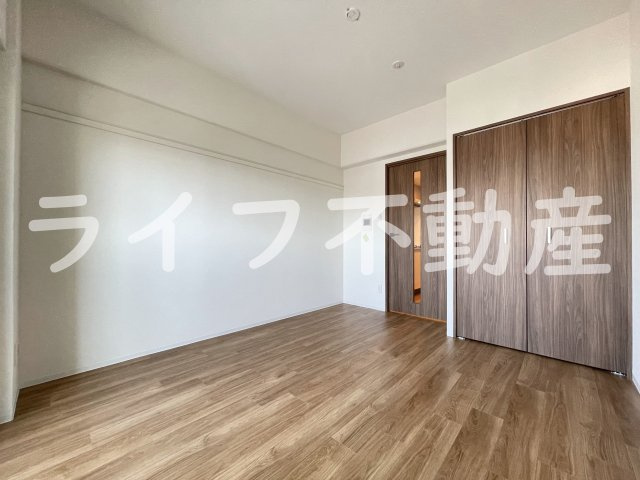 プレサンスNEO長堂アウローラの居間・リビング|こちらの居間で趣味の時間をお楽しみください
