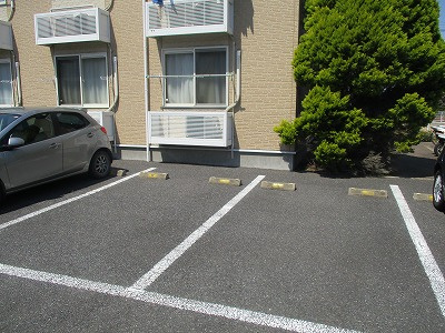 【駐車場】 | レオパレスWinⅡ | 画像9